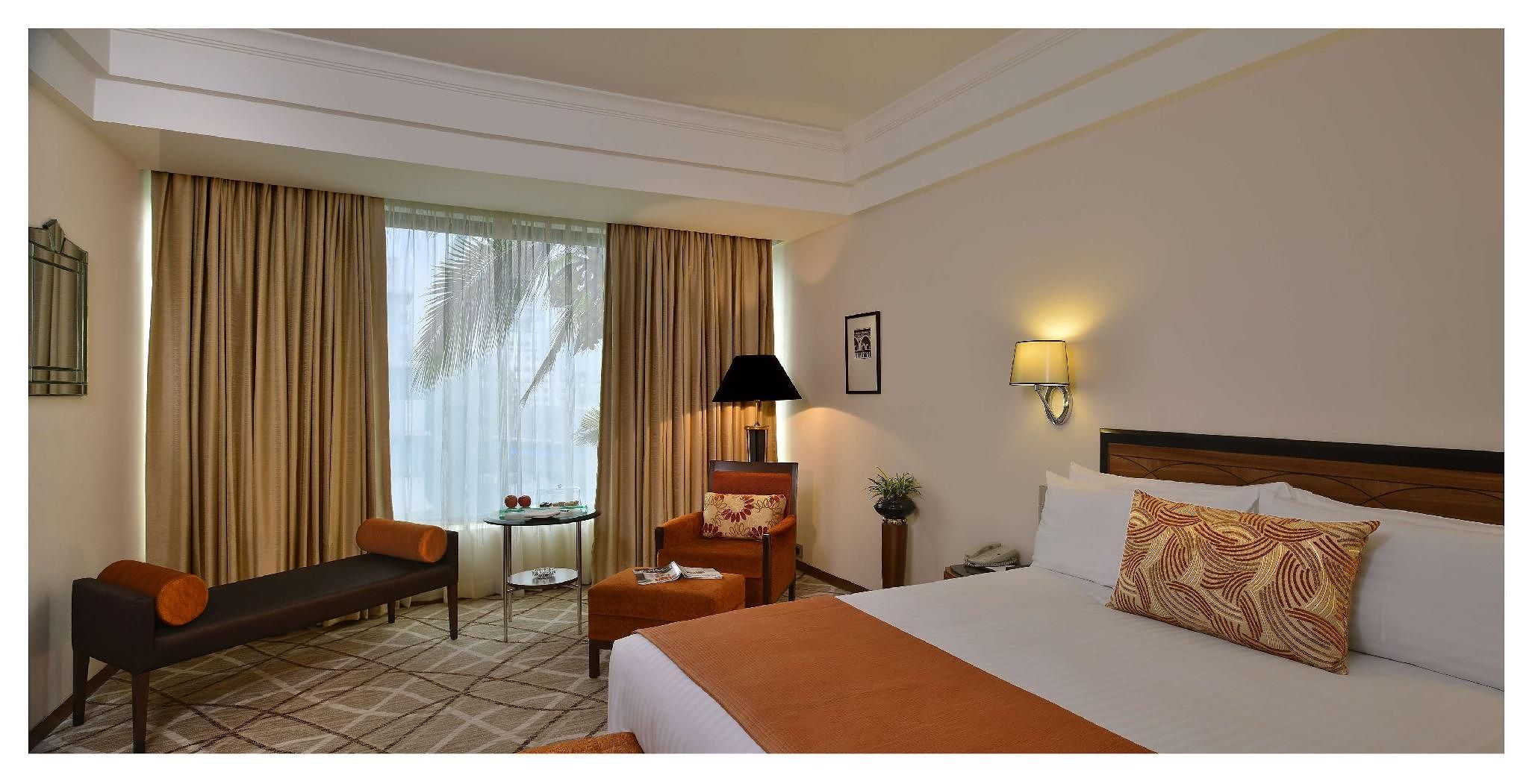 Hotel Marine Plaza - A Sarovar Hotel Deluxe Suite, 1 Double Bed 3