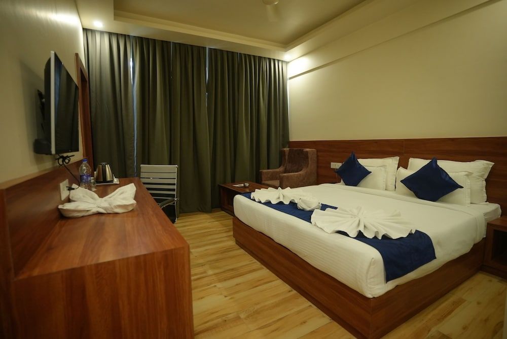 undefined Hotel Makhan Vihar 3
