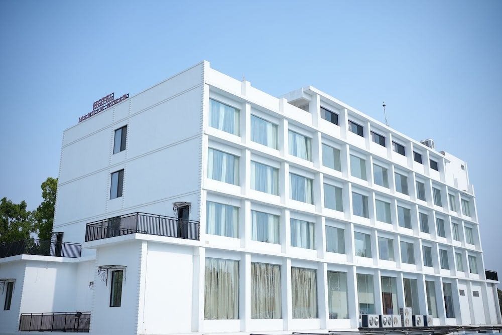 undefined Hotel Makhan Vihar 7