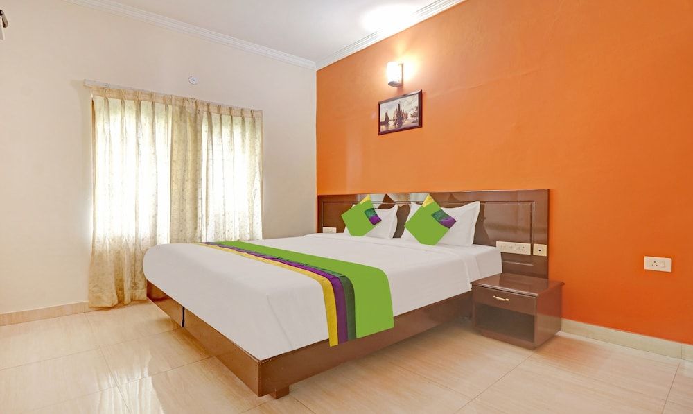 undefined Treebo Trend Green Palm Resorts