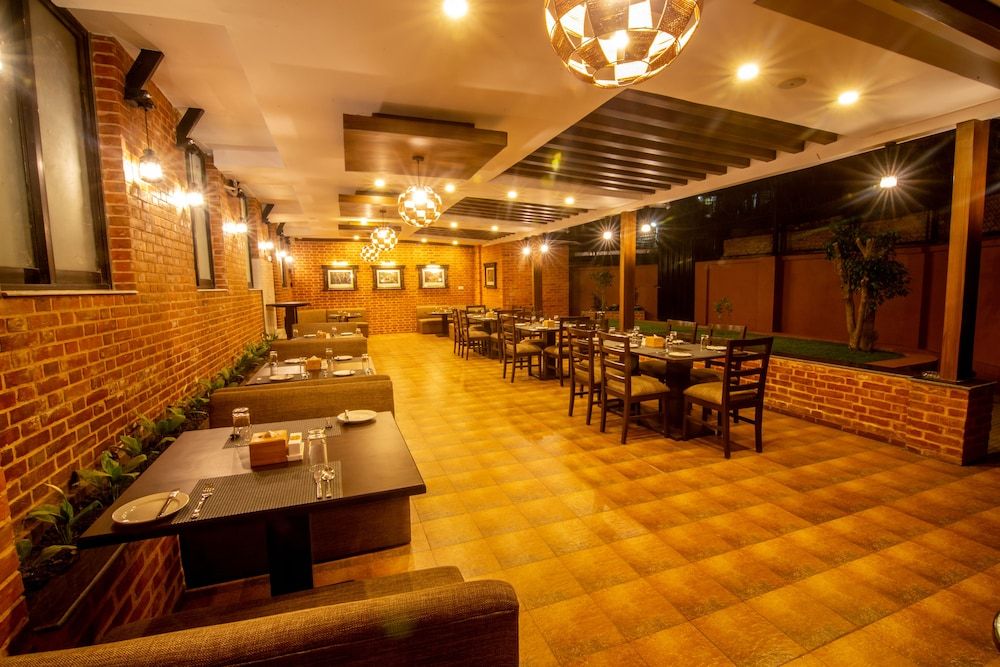 Pashupati Boutique Hotel & Spa restaurant 3