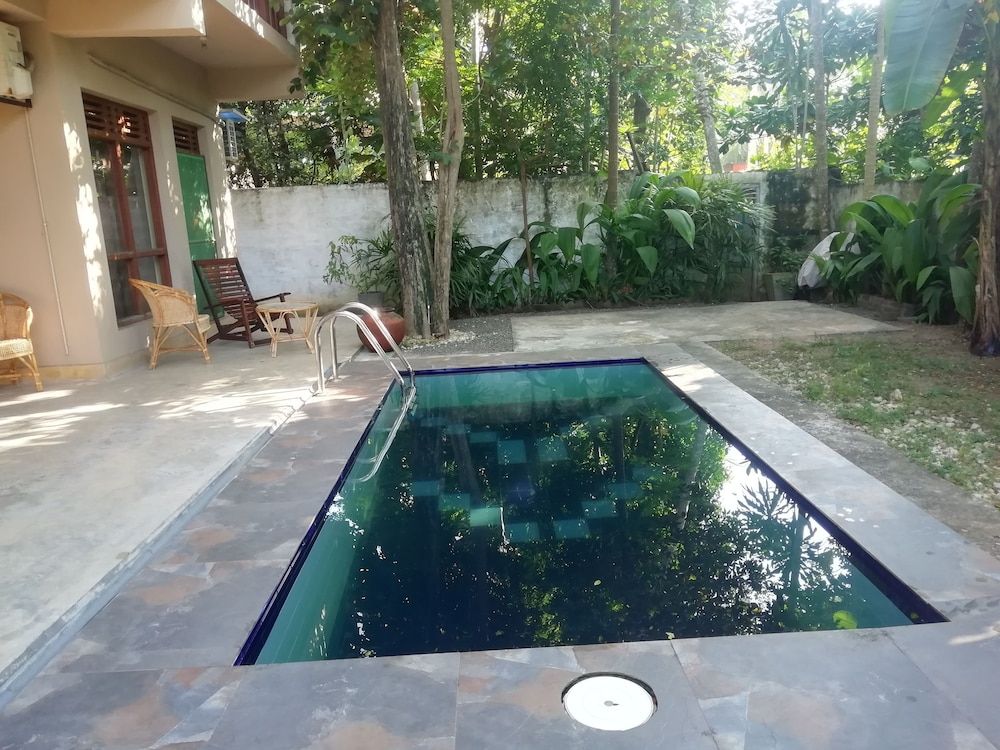 Comfort Guest house pool