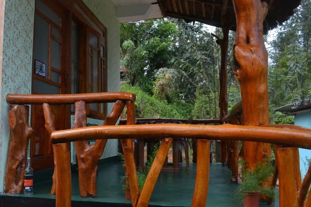 Pine Village Home Stay