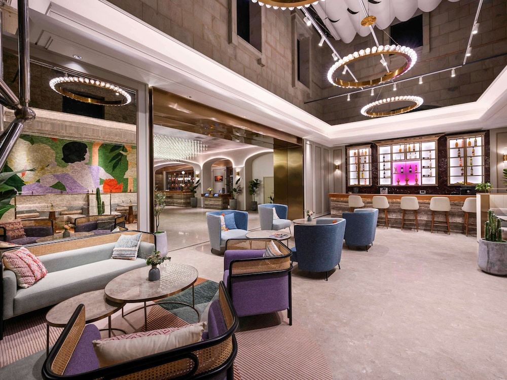 Mercure Shanghai Jinqiao bar 2