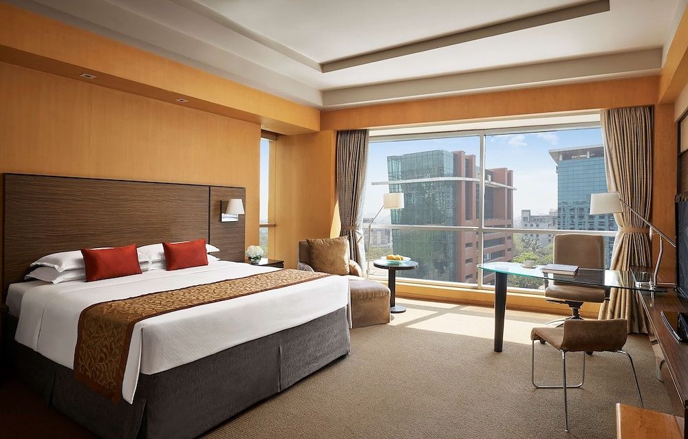 Grand Hyatt Mumbai Hotel and Serviced Apartments Room, 1 King Bed 5