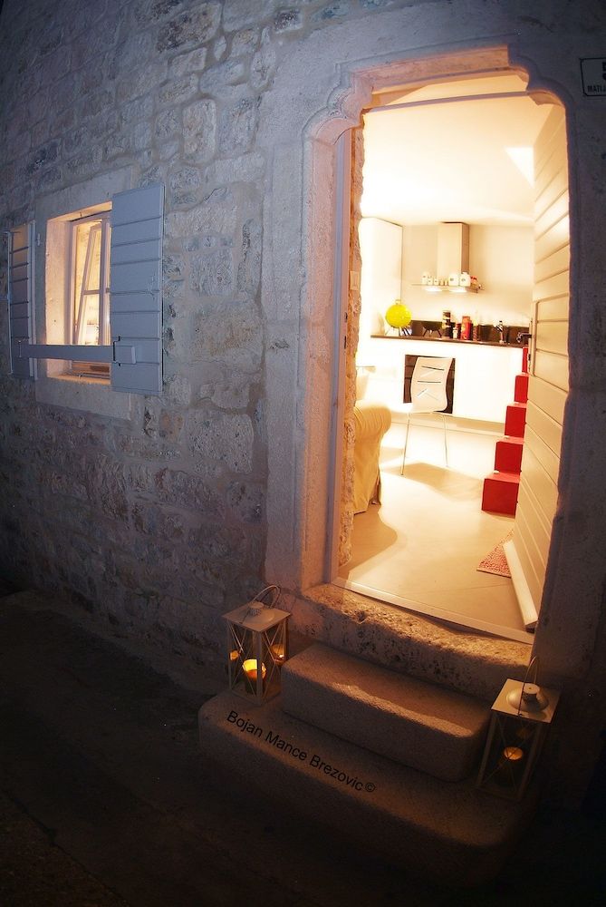 Dolce Vita Stone House Hvar