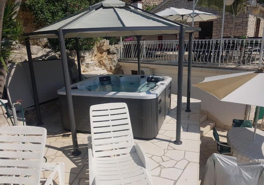 Knez - With Private Pool - H 5