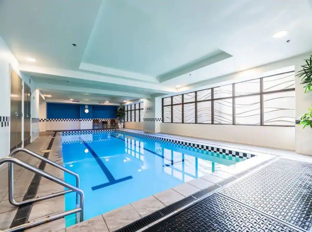 Spacious Apartment In Central Auckland indoor_pool