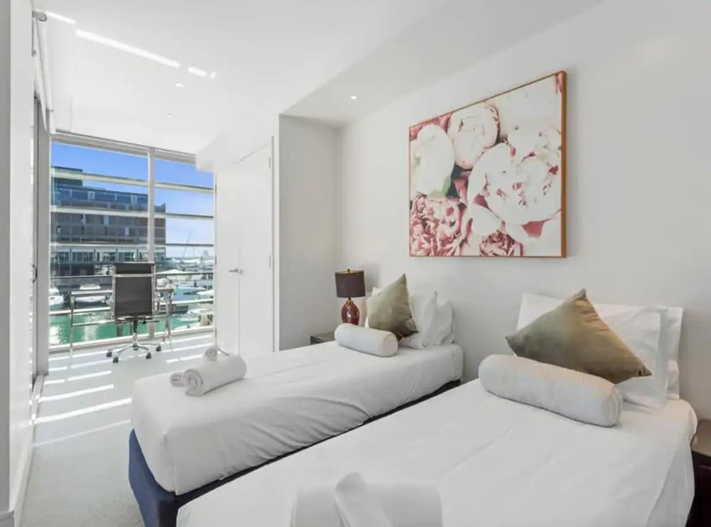 Gorgeous 2 Bedroom - Wynyard Quarter! Free Parking 5