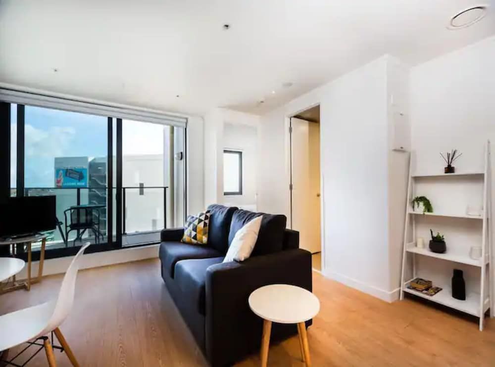 Central One Bedroom Auckland Apartment! 5