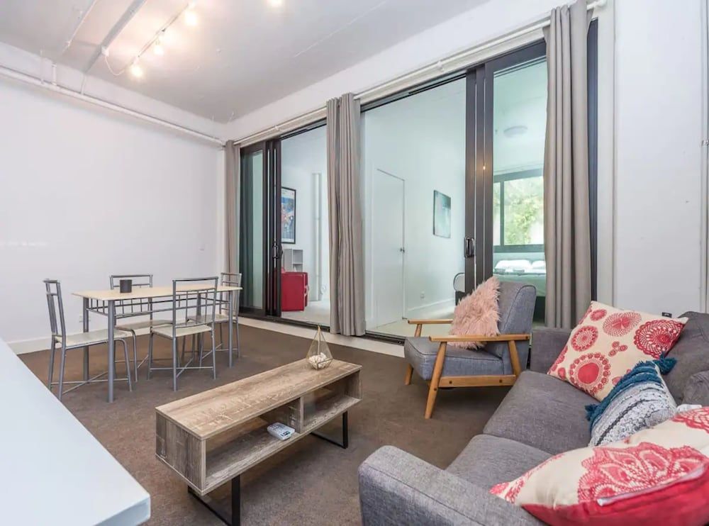 City Apartment Hideaway In Cbd 2