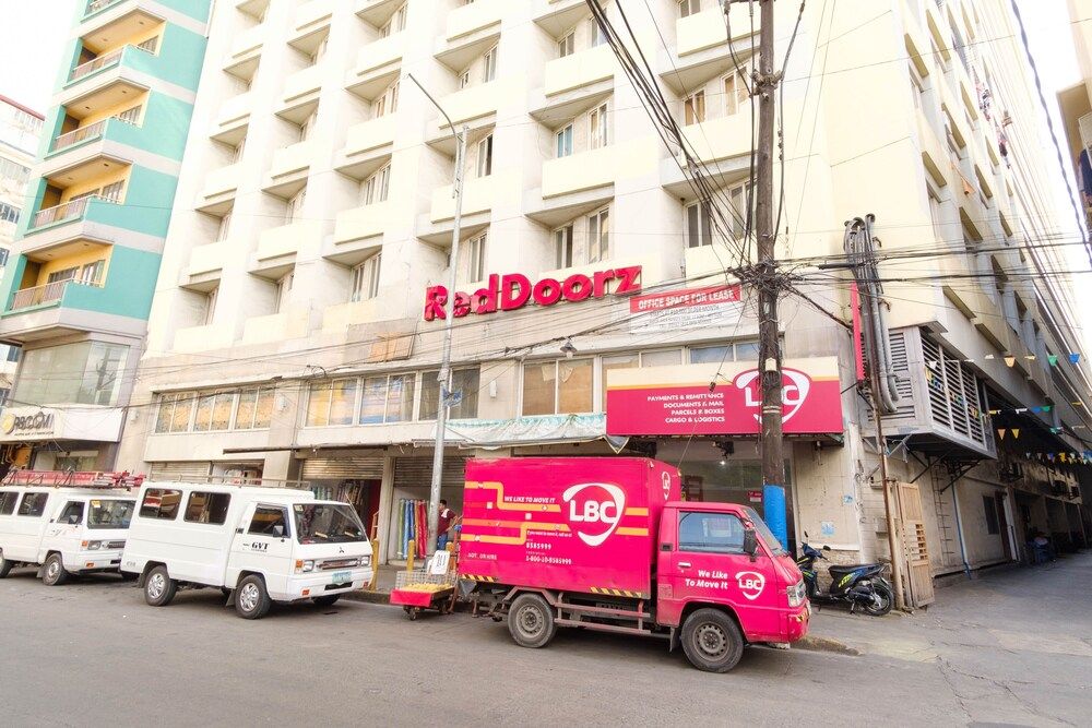 RedDoorz Plus @ Orchard Tower Manila