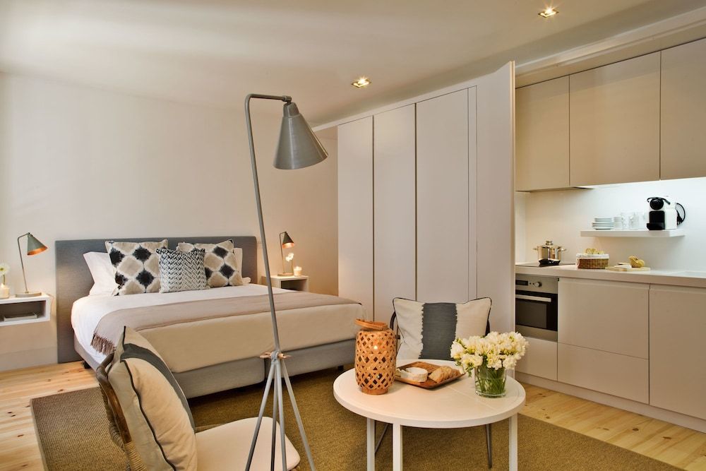 Lisbon Five Stars Apartments Combro 77 room