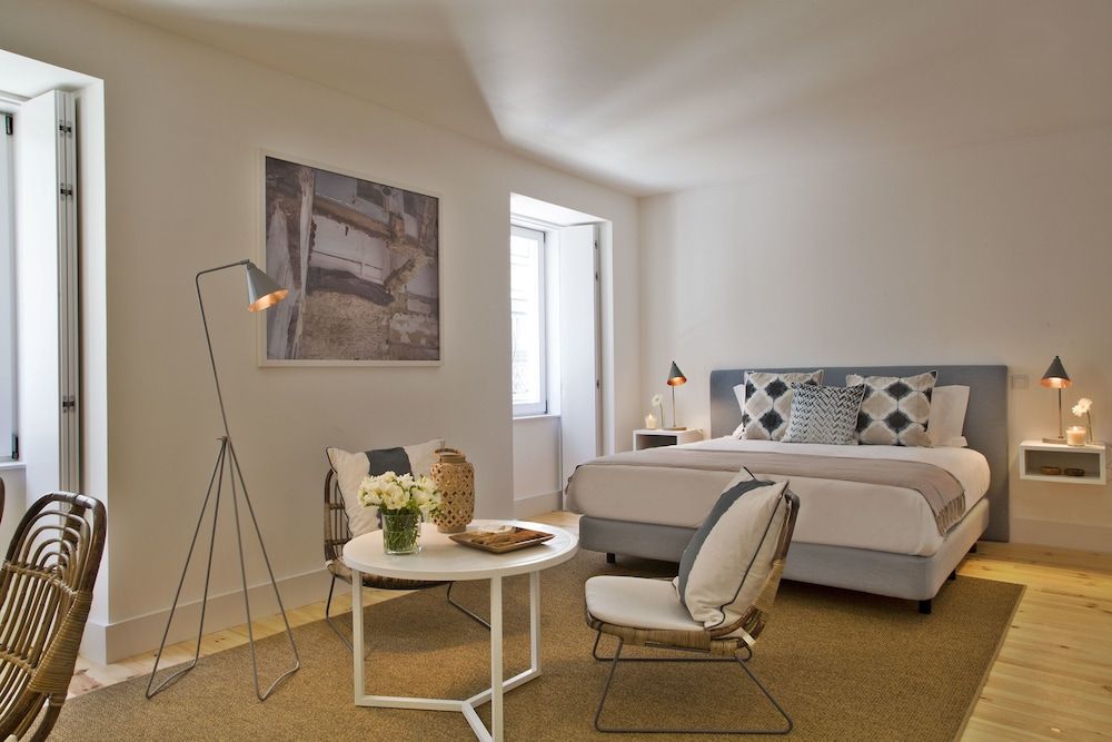 Lisbon Five Stars Apartments Combro 77 room 2