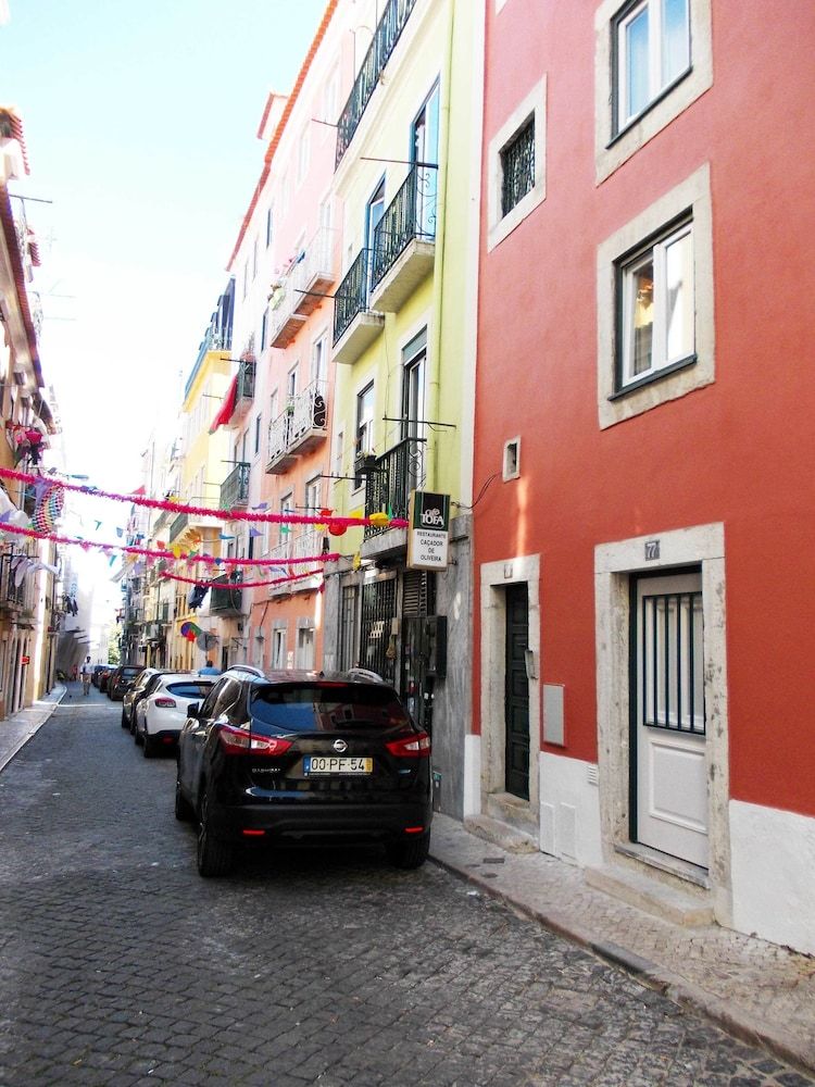 Contemporary by Apartments Alfama