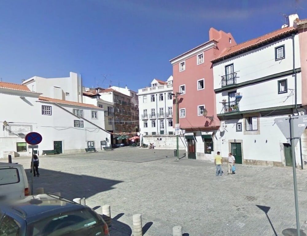 Best Terrace River view Alfama Apartment