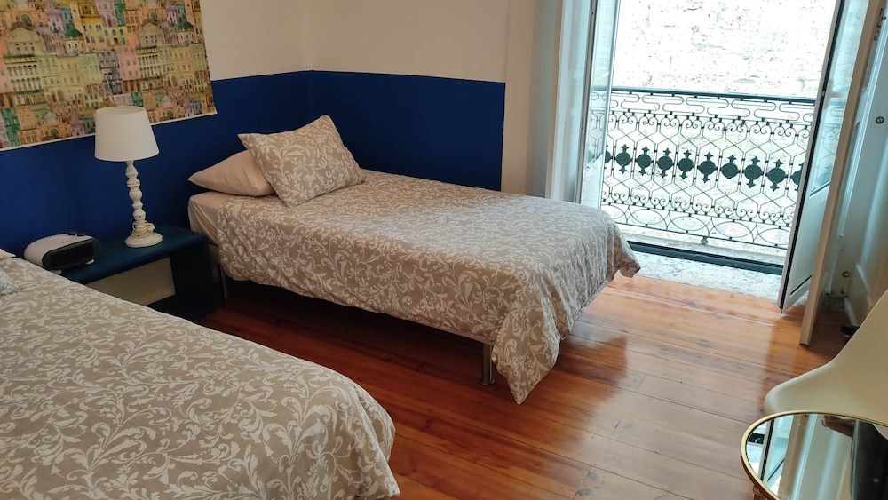 No Limit Alfama Guesthouse featured 2