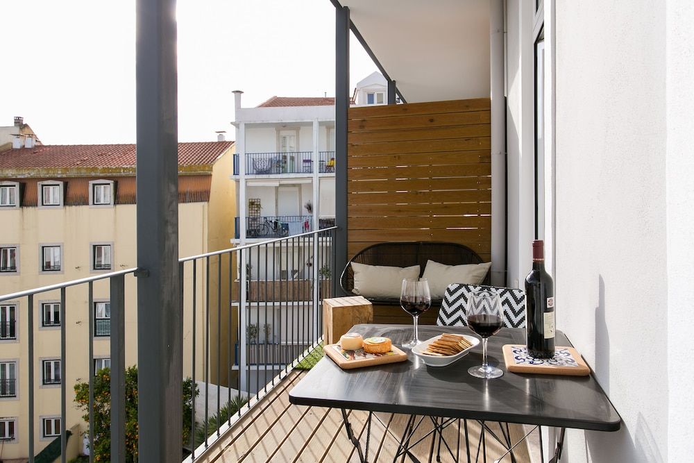 ALTIDO Luxurious 3-bedroom Apt with Terrace in Intendente 5