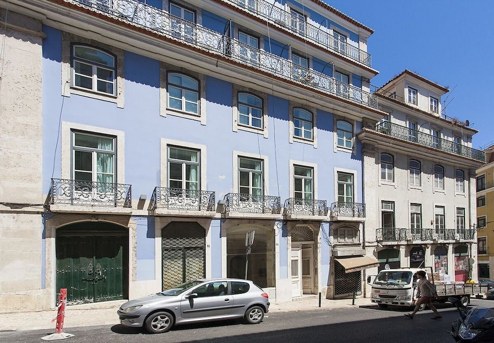 JOIVY Stylish 2BR Apt w/balcony at the heart of Baixa