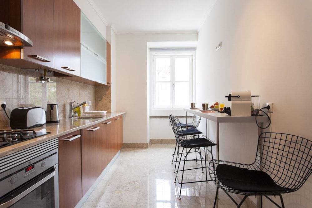 JOIVY Stylish 2BR Apt w/balcony at the heart of Baixa 4