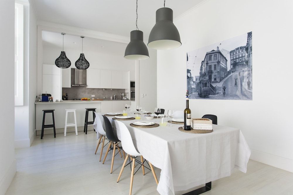 JOIVY Exclusive 4BR home w/3 workspaces&garden in Baixa 5