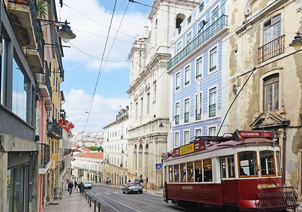 Deluxe Chiado Apartment 2