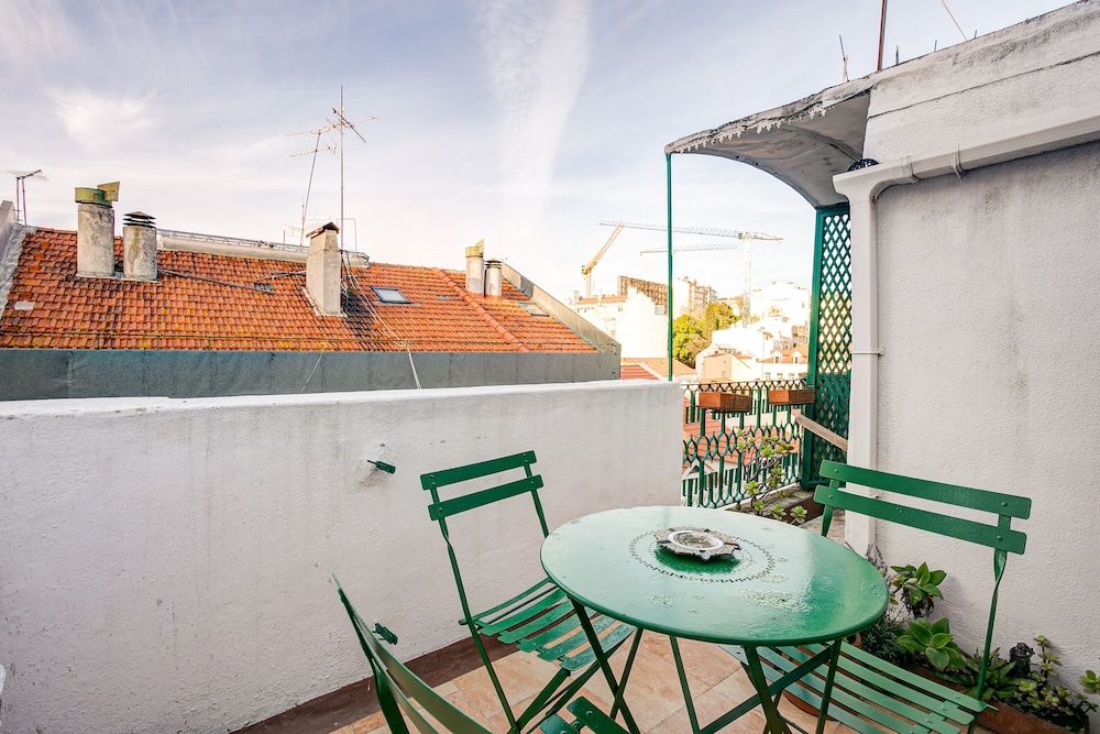 Apartment Terrace in the Heart of Lisbon 3