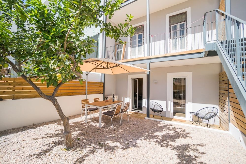 Lemon Tree Garden 3 Bedroom Apartment