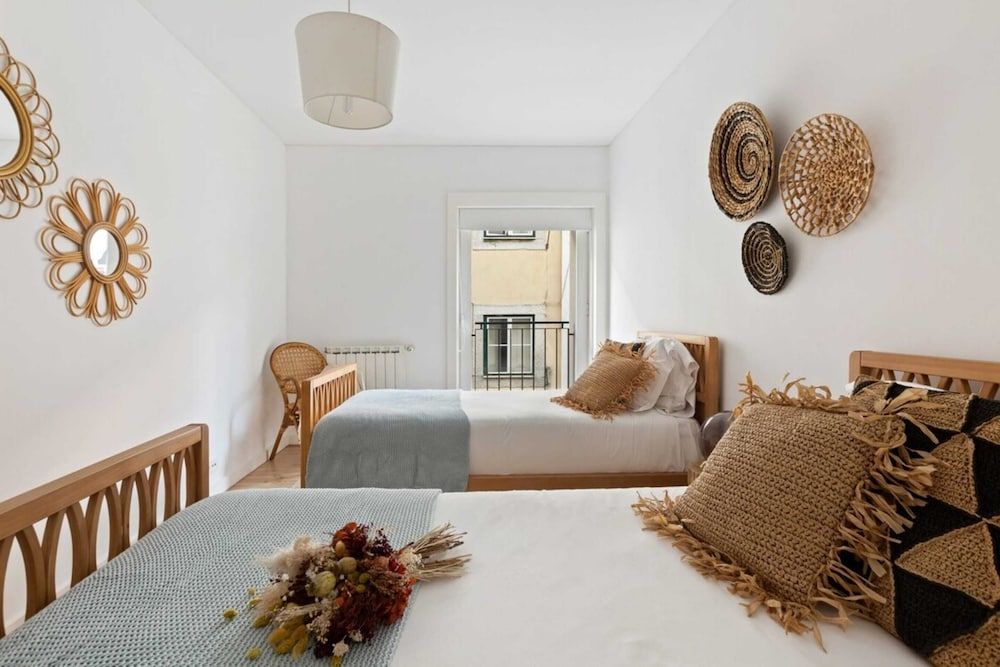 Beautiful 2 Bedroom Apartment in Bairro Alto 3