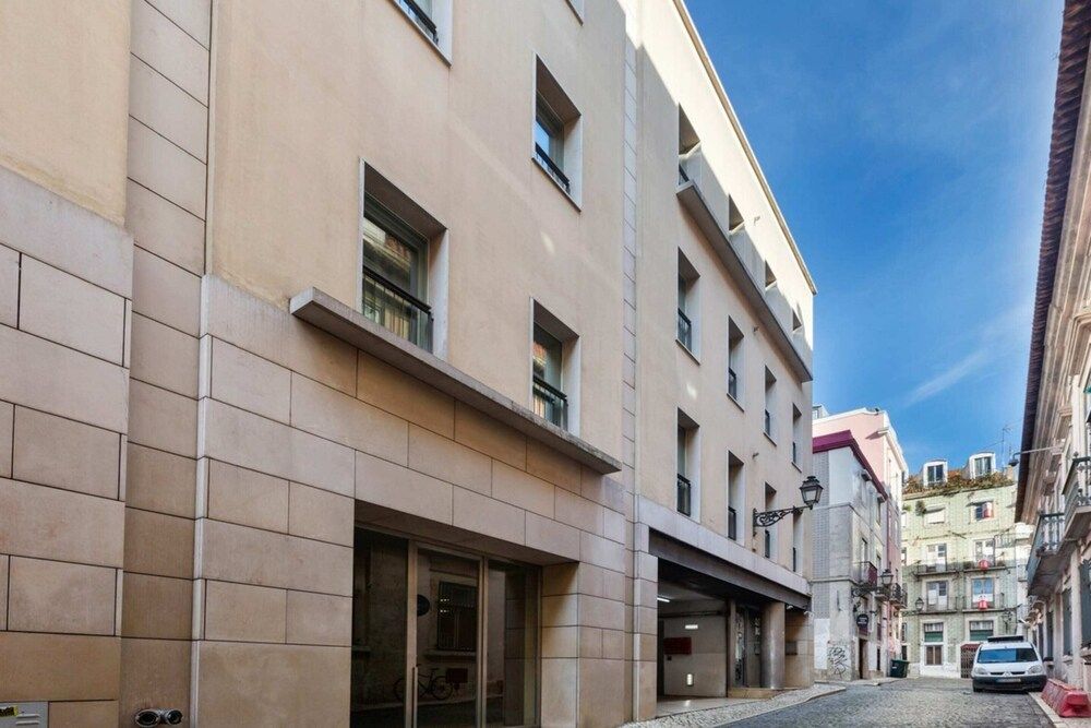 Beautiful 2 Bedroom Apartment in Bairro Alto