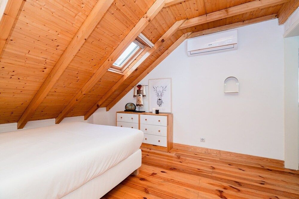 Attic Apartment With Balcony in Bairro Alto 2