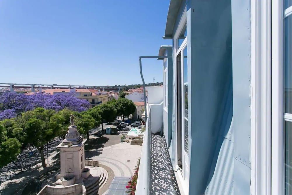 Photographers Attic w Stunning View in Alcântara 3