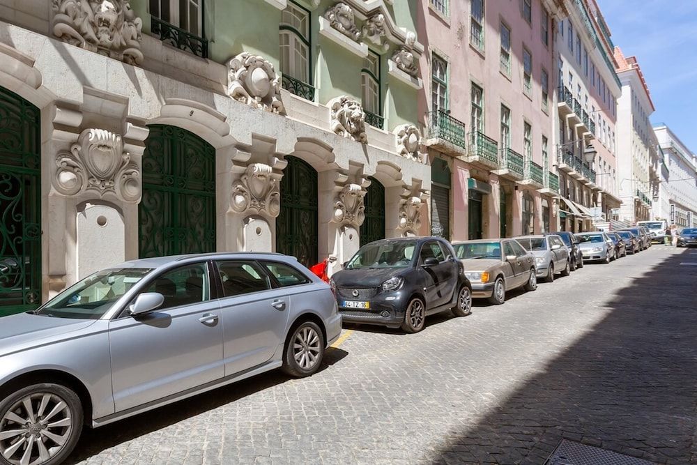 Spacious 1 Bedroom Apartment Near Baixa 2