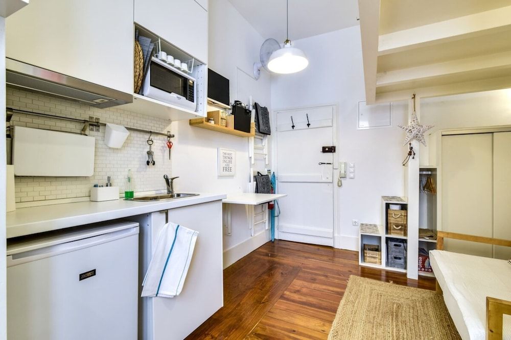 Comfortable Studio in Trendy Bica Neighbourhood kitchen 3