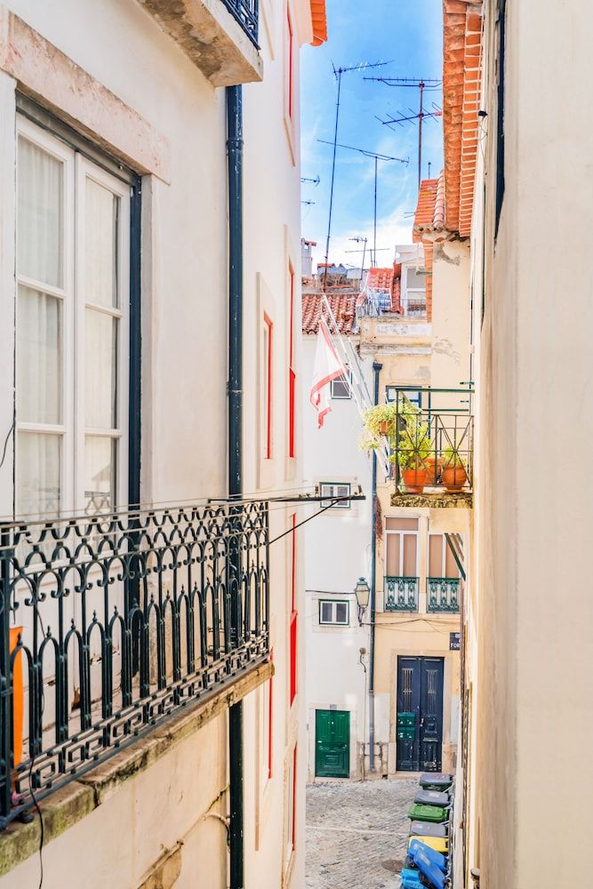 Romantic Alfama Getaway 3