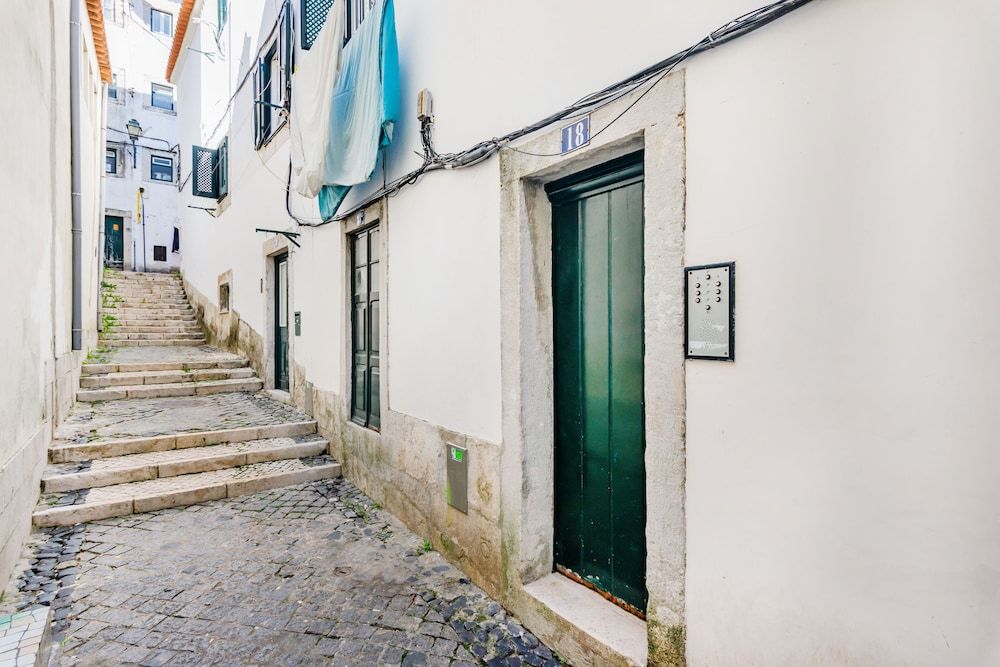 Romantic Alfama Getaway