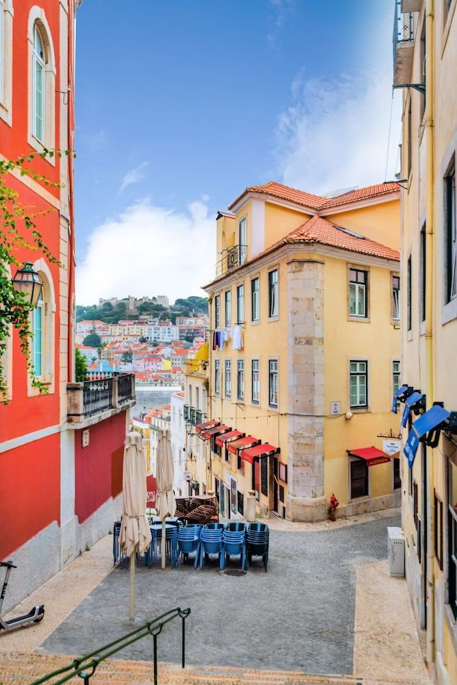 2BR at Chiado Historical Heart of Lisbon 2