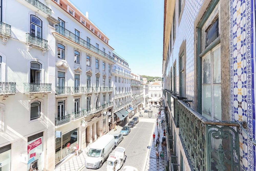 Modern Chiado by Homing