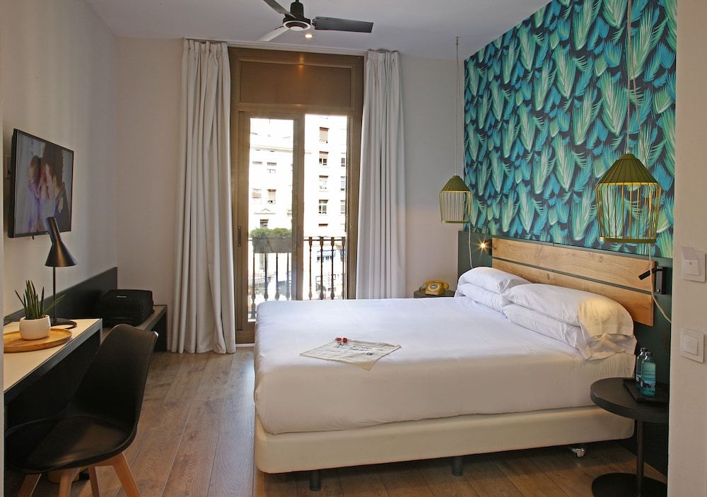 Hotel Chic&basic Lemon Barcelona Superior Double Room, 1 King Bed