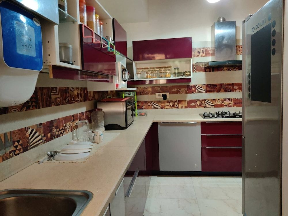 Room in Condo - 'mount View Double-bed' By Aparna Bienvenue ! Room, 1 Bedroom, Smoking, Balcony 10