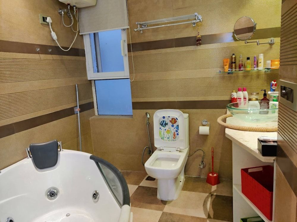 Room in Condo - 'mount View Double-bed' By Aparna Bienvenue ! Room, 1 Bedroom, Smoking, Balcony 16