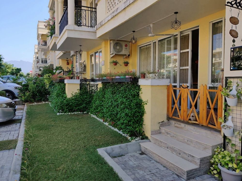 Room in Condo - 'mount View Double-bed' By Aparna Bienvenue ! Room, 1 Bedroom, Smoking, Balcony 38