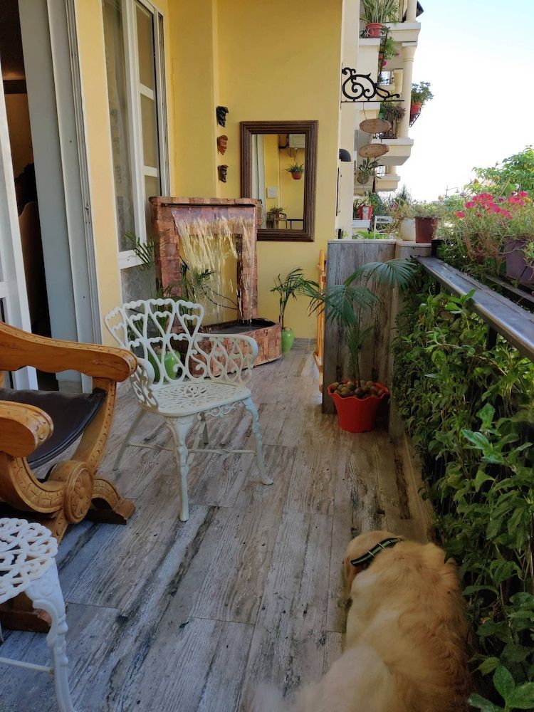 Room in Condo - 'mount View Double-bed' By Aparna Bienvenue ! Room, 1 Bedroom, Smoking, Balcony 37