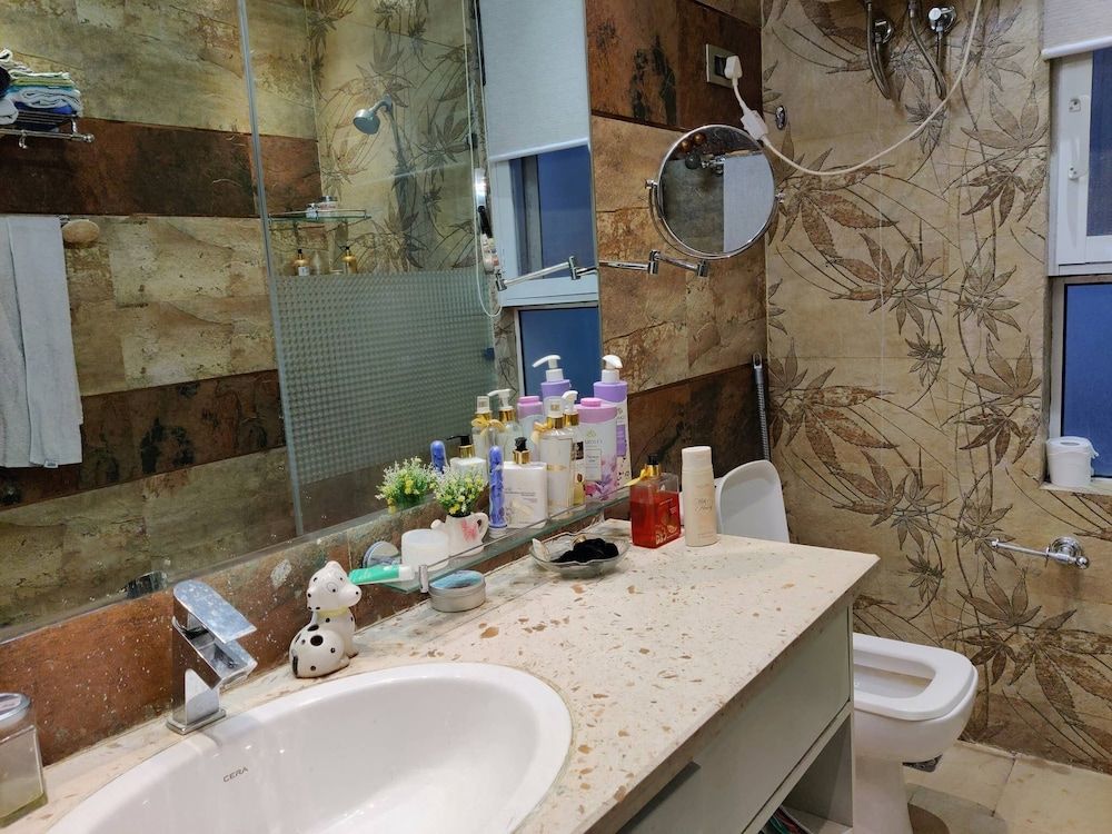 Room in Condo - 'mount View Double-bed' By Aparna Bienvenue ! Room, 1 Bedroom, Smoking, Balcony 15