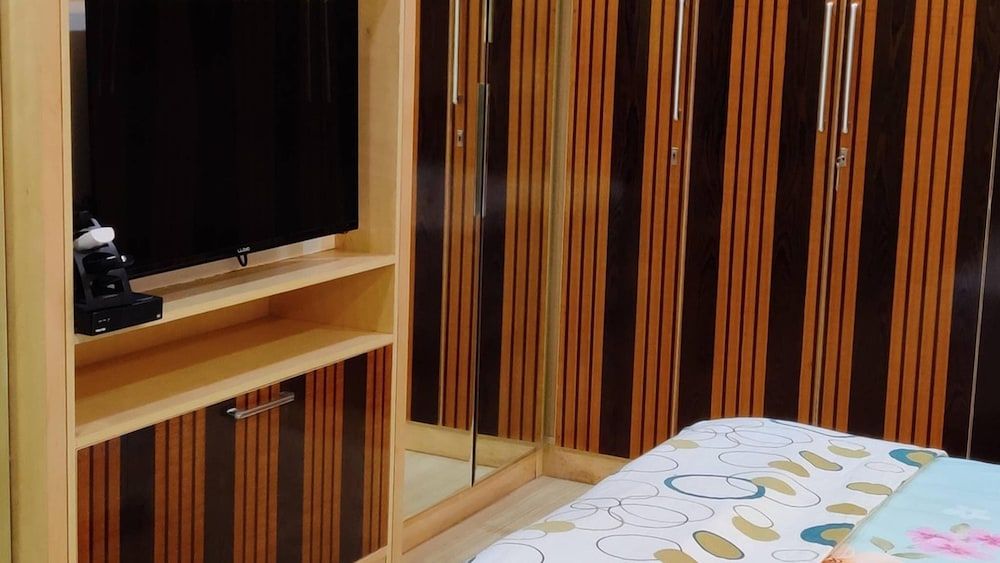 Room in Condo - 'mount View Double-bed' By Aparna Bienvenue ! Room, 1 Bedroom, Smoking, Balcony 9