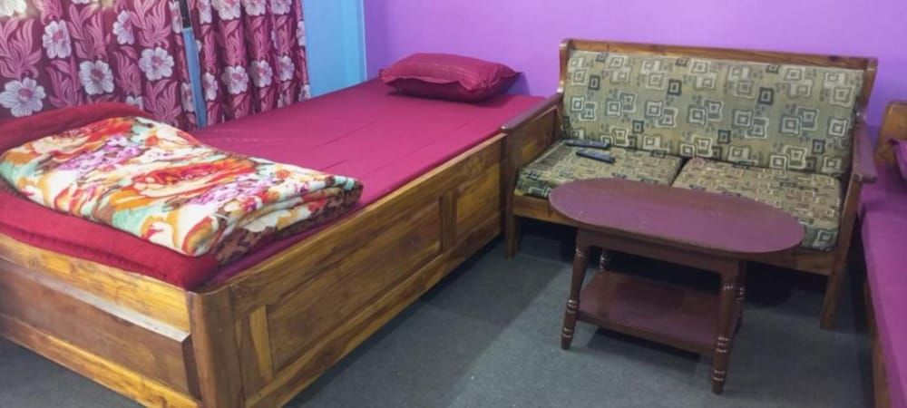 Goroomgo Green Gold Resort Lataguri Deluxe Double Room 3