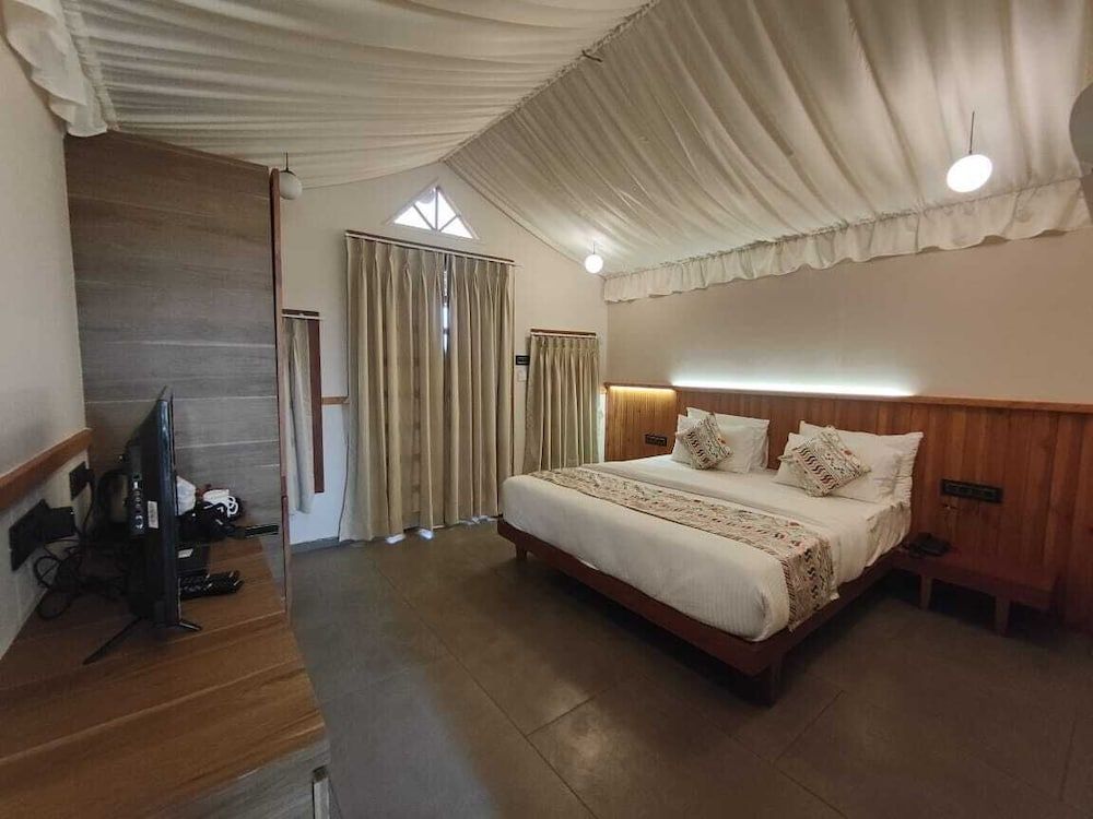 undefined Nirvana Resort and Restaurant 3