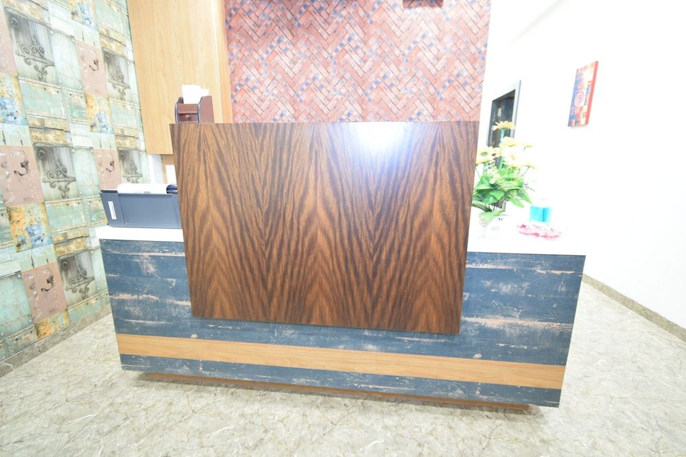 undefined Hotel Satellite Inn 4