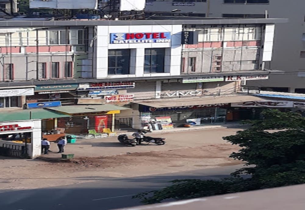 undefined Hotel Satellite Inn