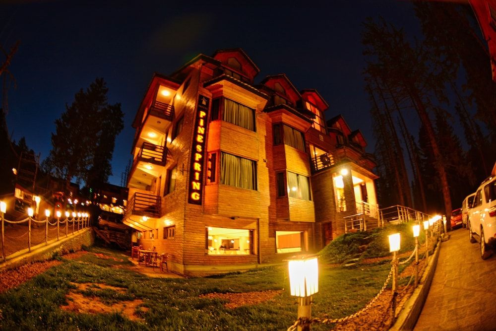 Pine Spring Resort Gulmarg